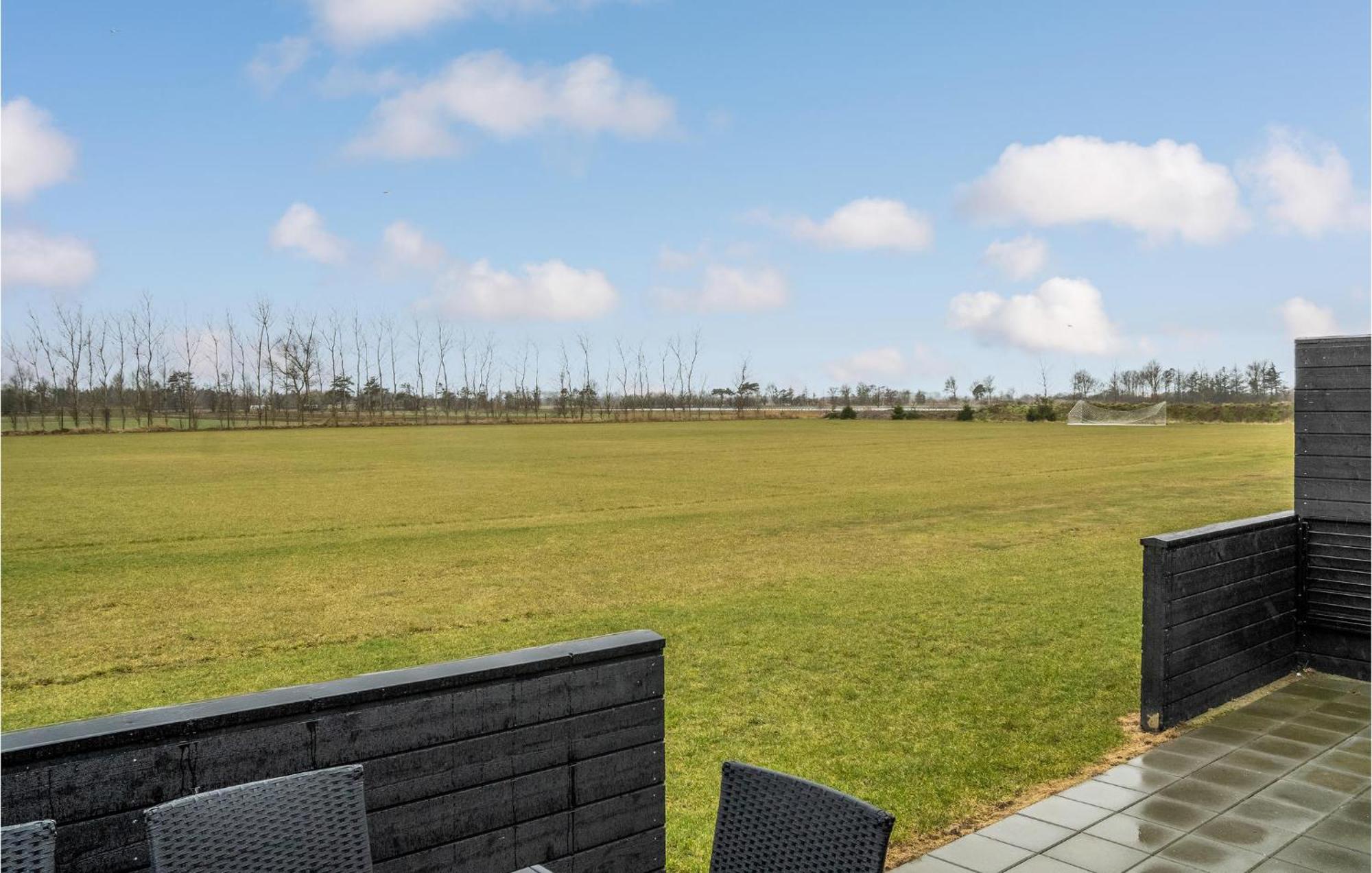 2 Bedroom Gorgeous Apartment In Vaeggerlose Bøtø By エクステリア 写真