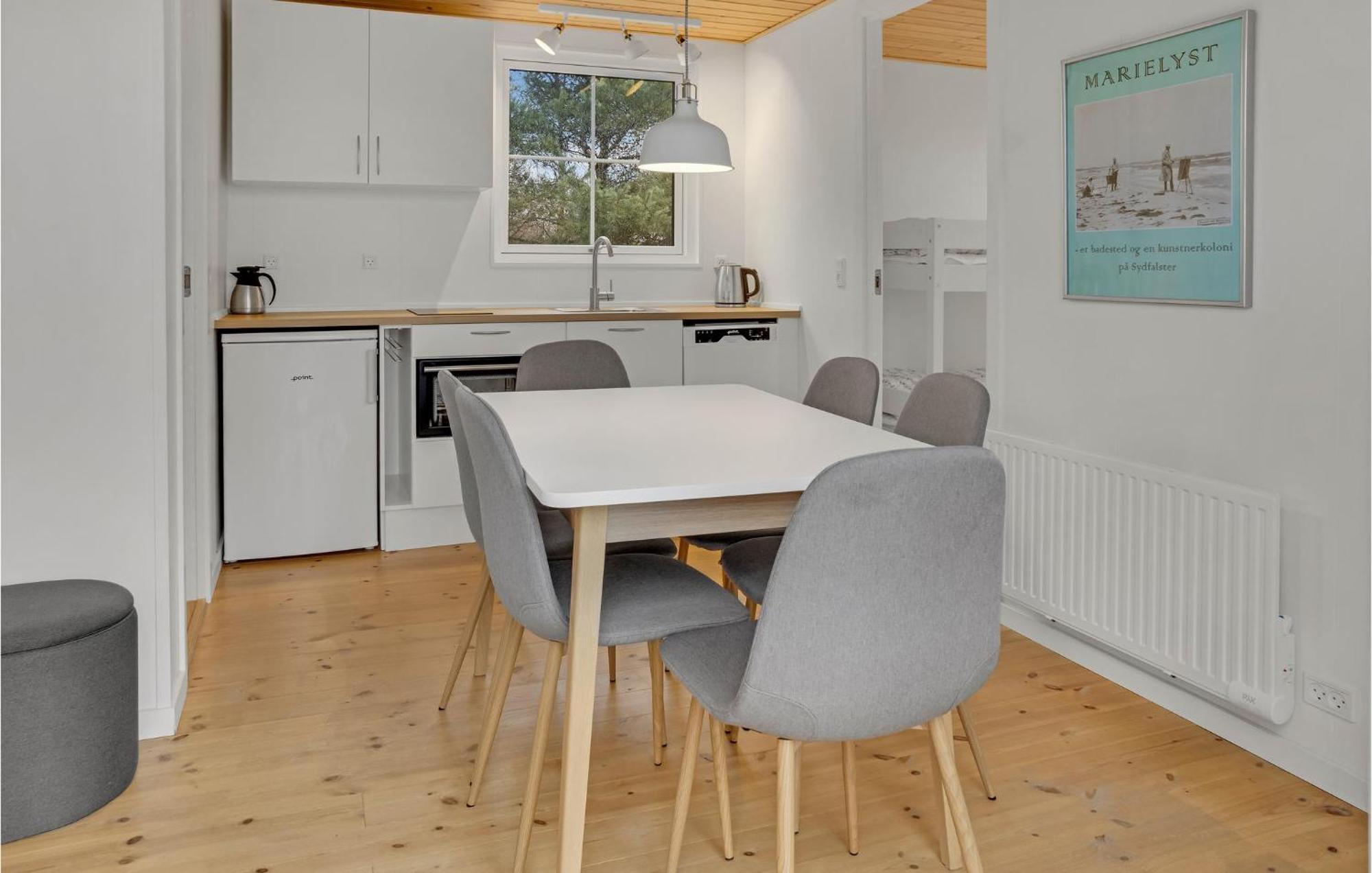 2 Bedroom Gorgeous Apartment In Vaeggerlose Bøtø By エクステリア 写真