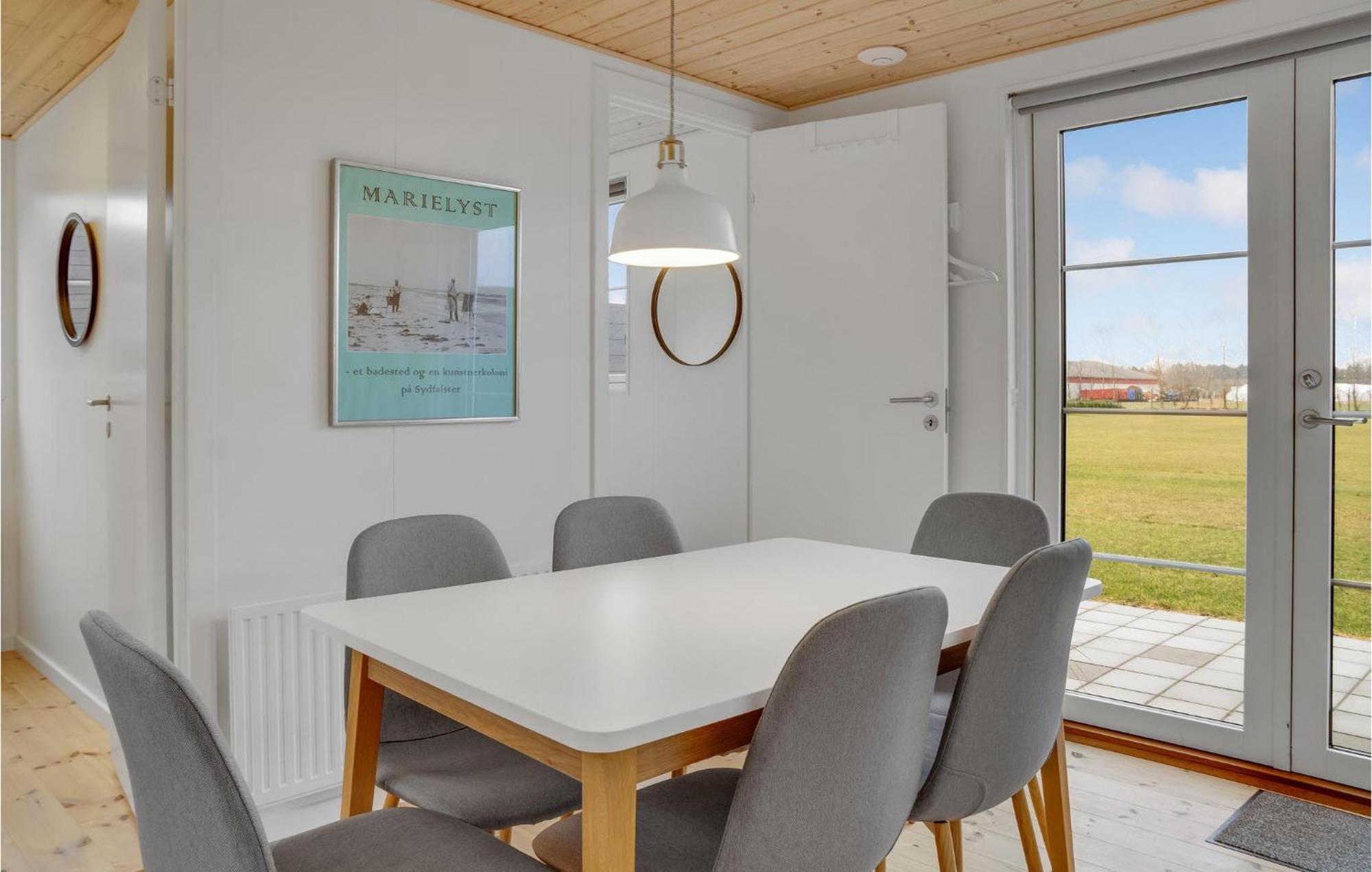 2 Bedroom Gorgeous Apartment In Vaeggerlose Bøtø By エクステリア 写真